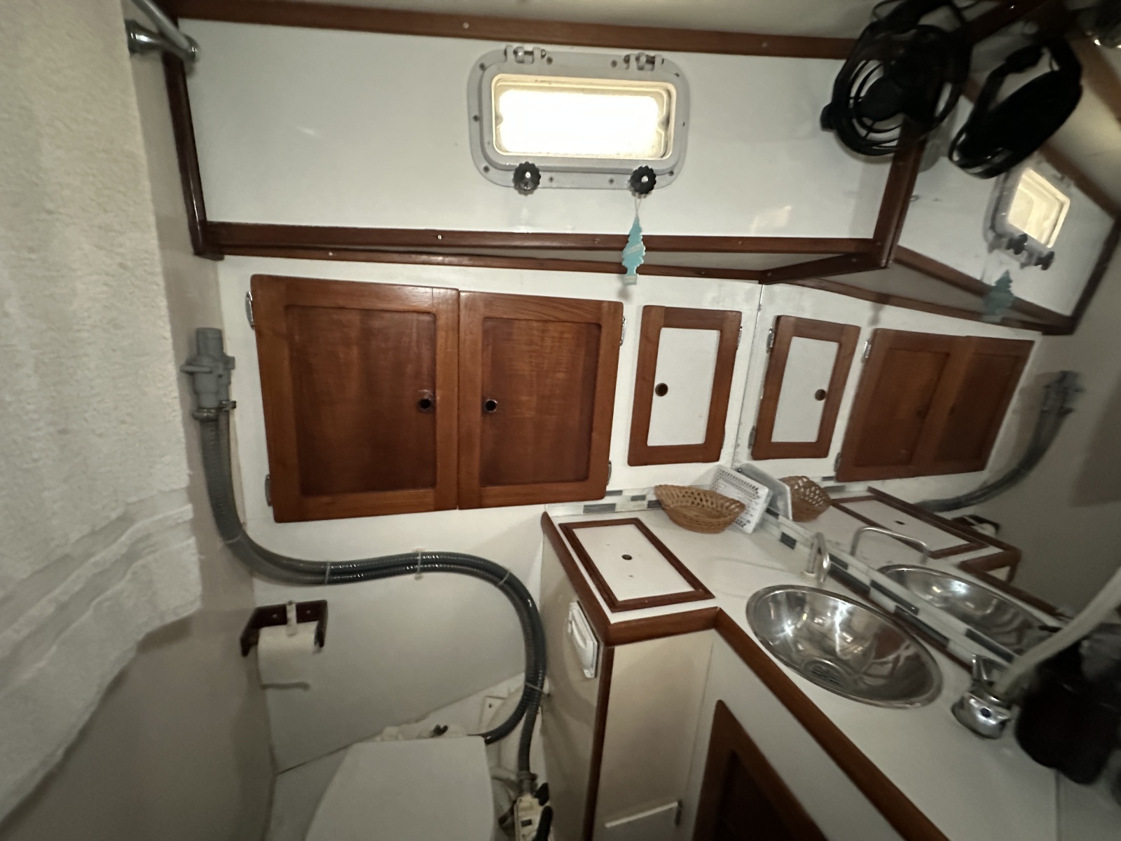 40' 1976 Valiant Valiant 40