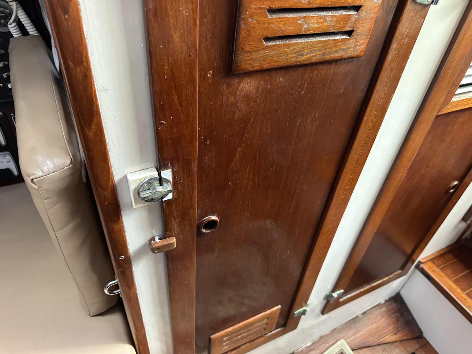 40' 1976 Valiant Valiant 40