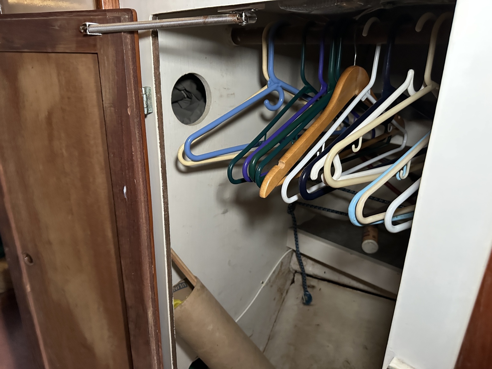 40' 1976 Valiant Valiant 40