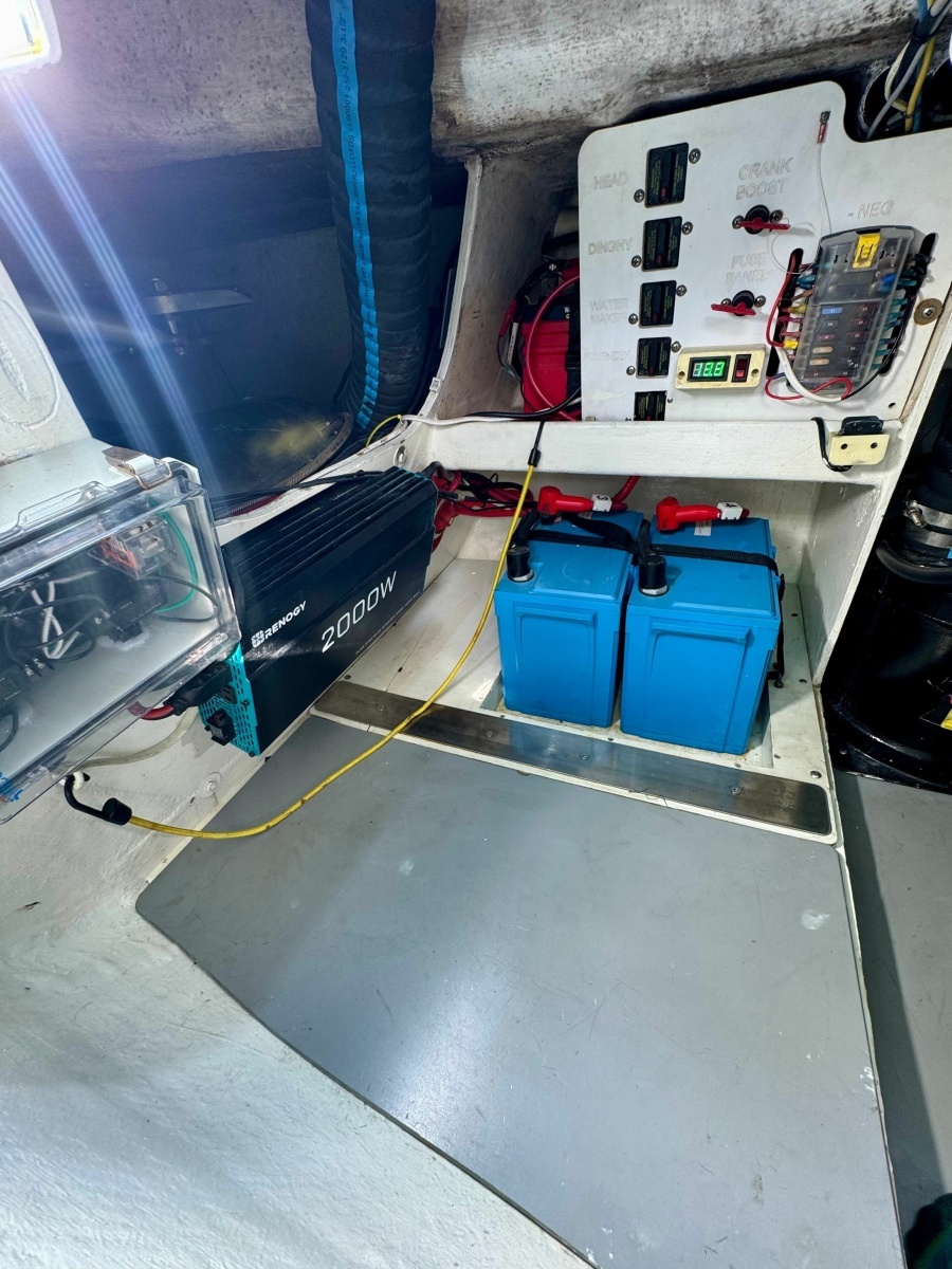 Knotty Cat 37ft Fountaine Pajot Yacht For Sale