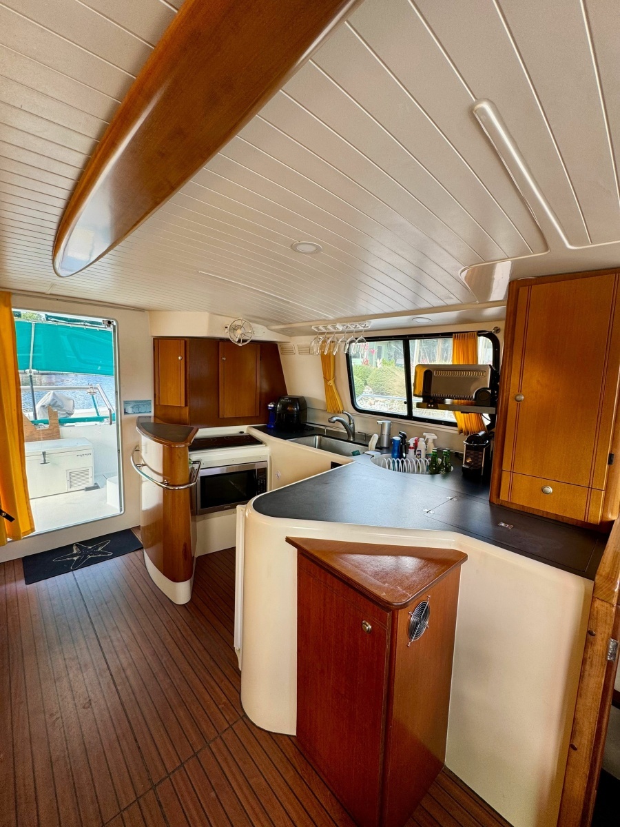 Knotty Cat 37ft Fountaine Pajot Yacht For Sale