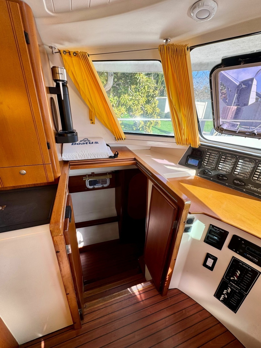 Knotty Cat 37ft Fountaine Pajot Yacht For Sale