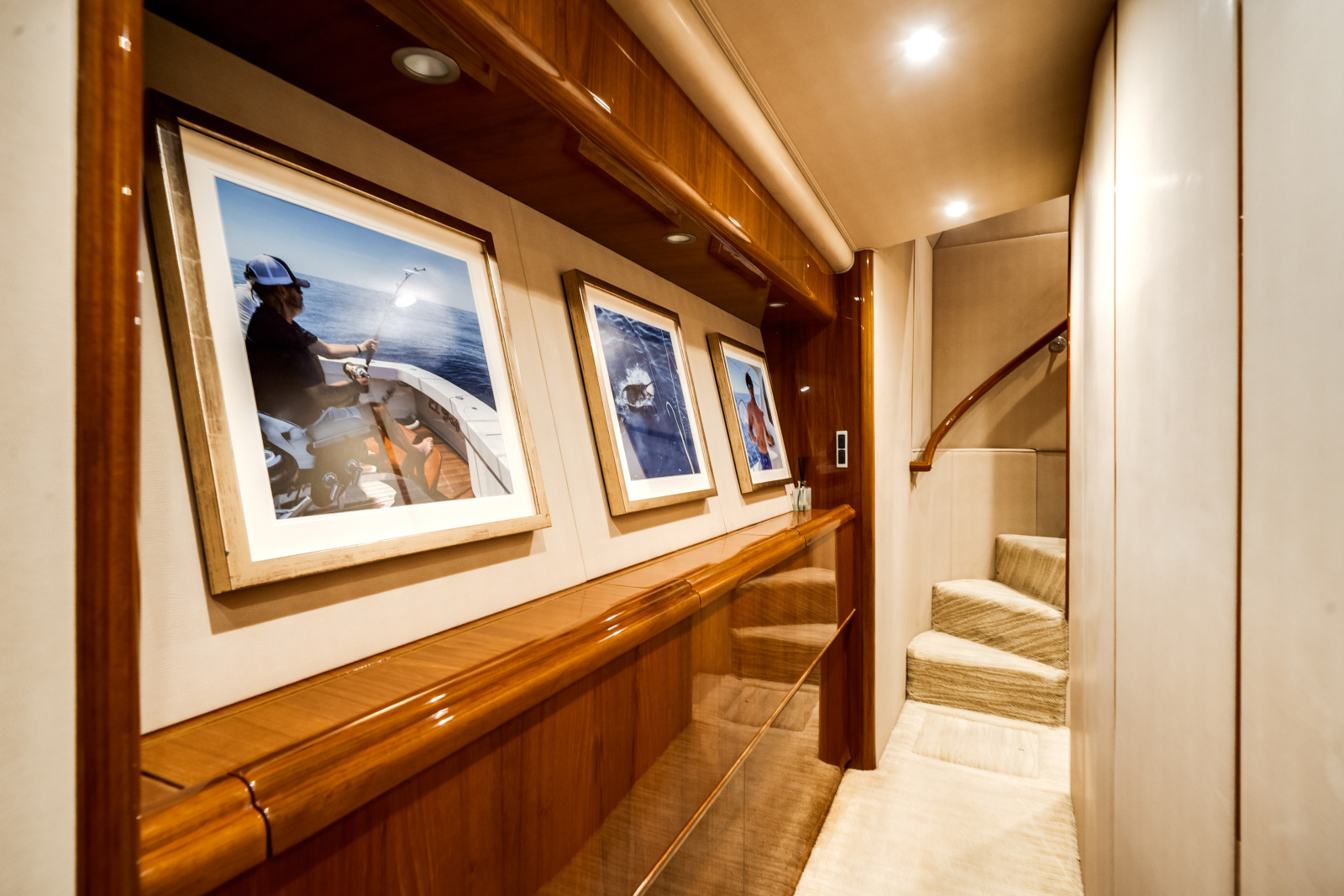 70' 2015 Viking 70 CV ENCLOSED BRIDGE