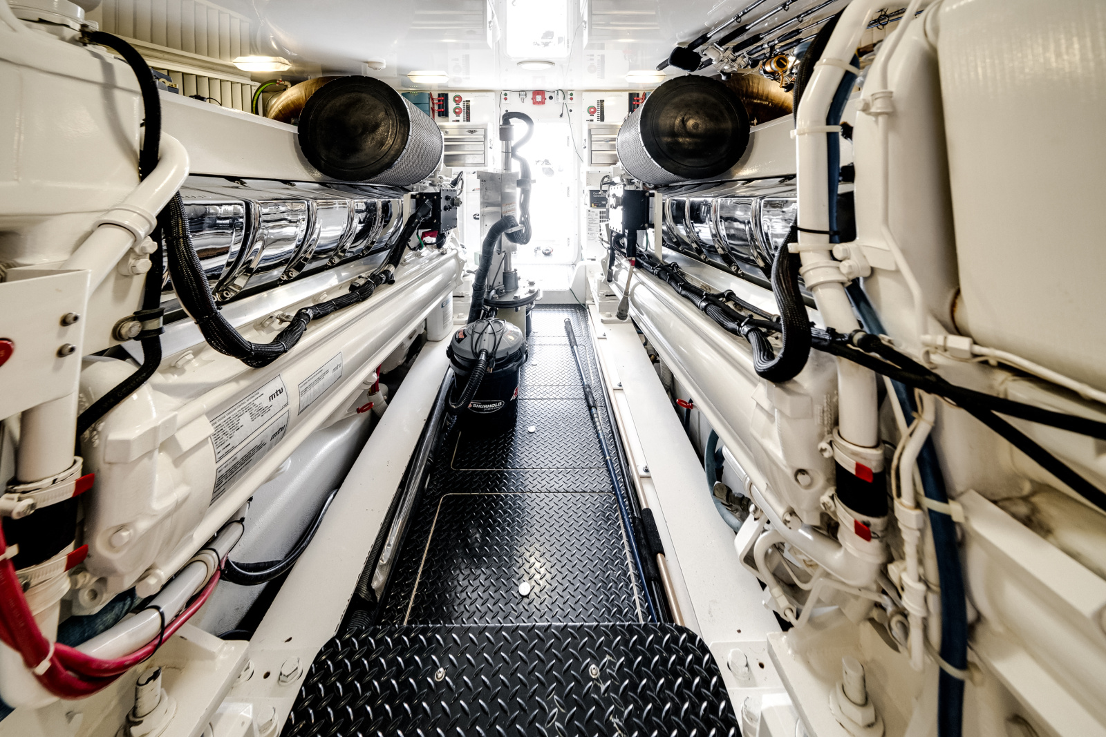 70' 2015 Viking 70 CV ENCLOSED BRIDGE