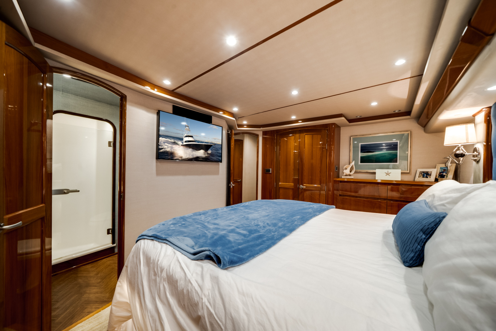70' 2015 Viking 70 CV ENCLOSED BRIDGE