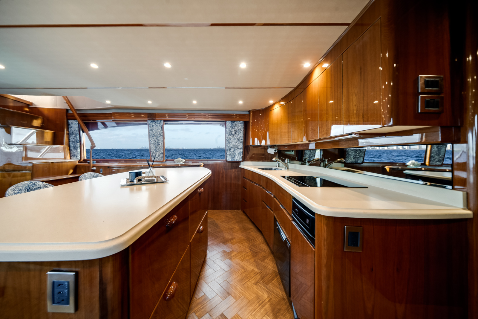 70' 2015 Viking 70 CV ENCLOSED BRIDGE