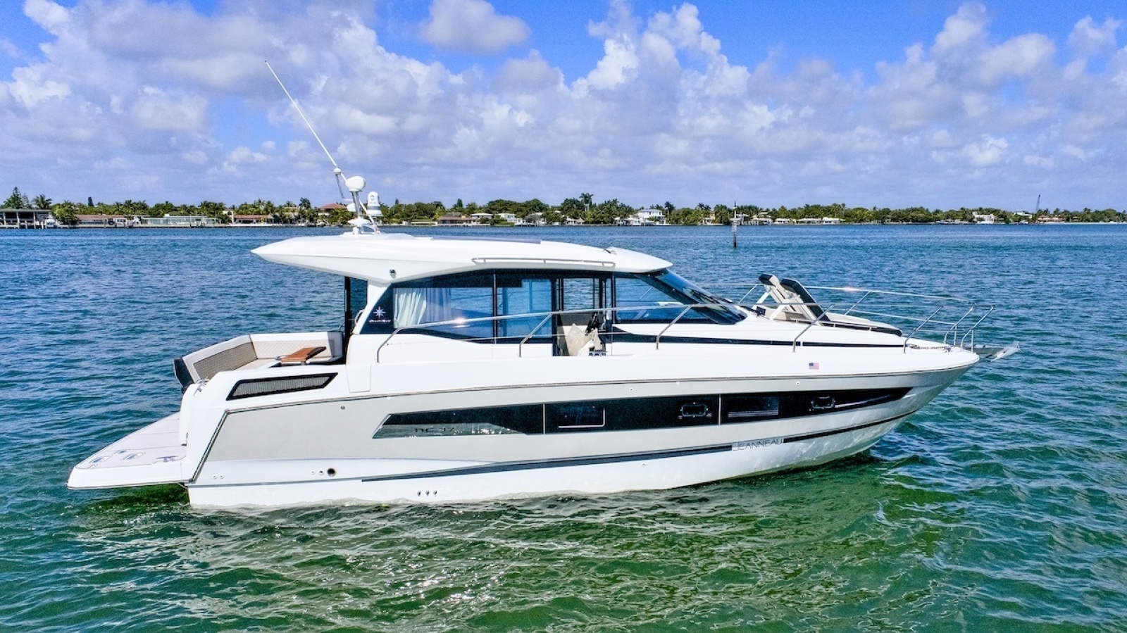 37' 2020 Jeanneau NC37