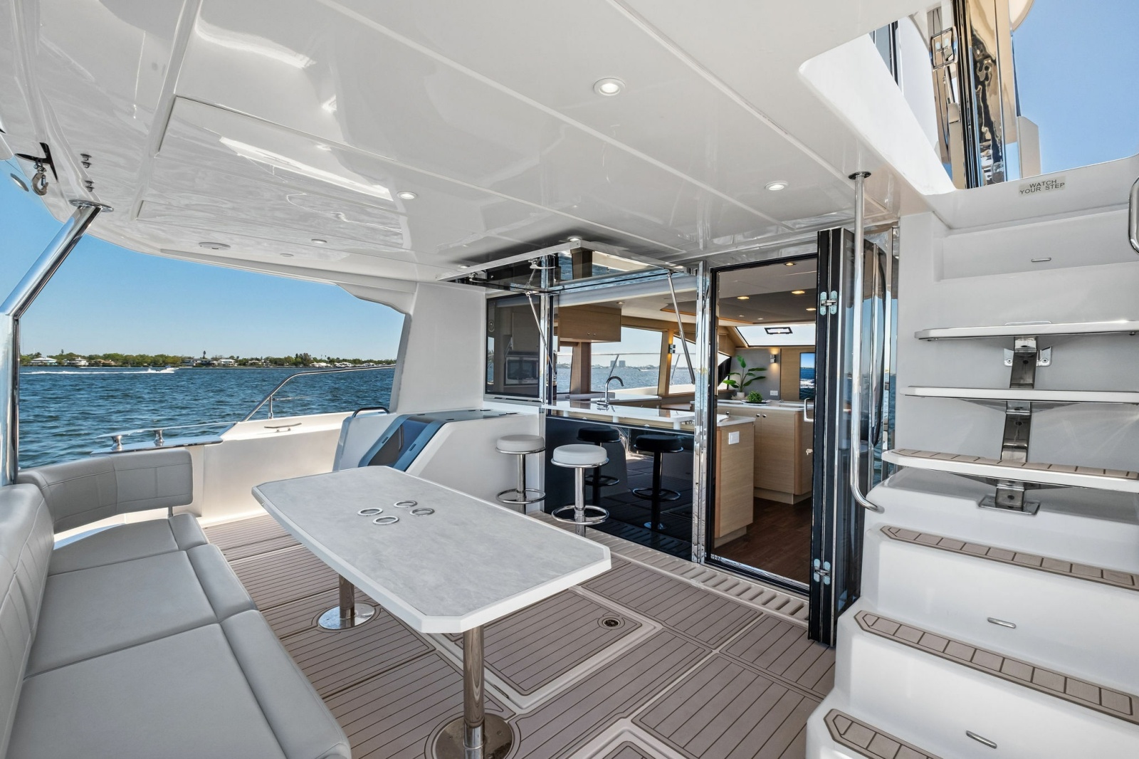 54' 2022 Aquila 54 Yacht