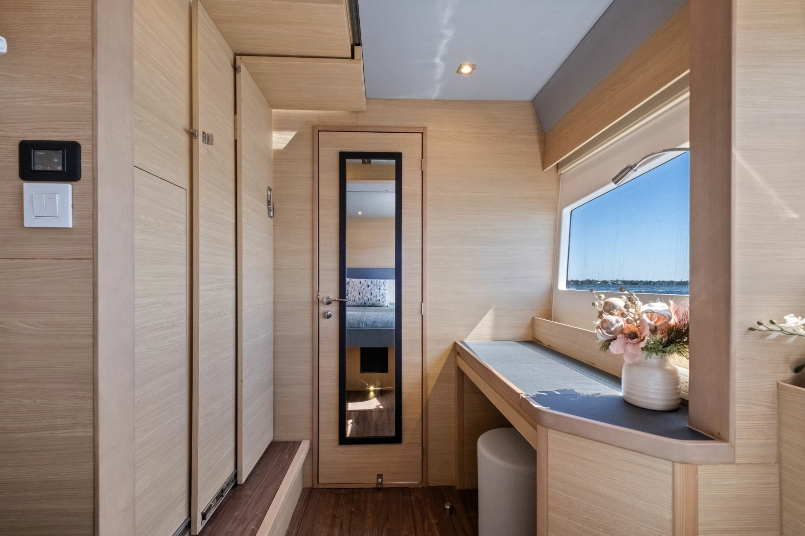 54' 2022 Aquila 54 Yacht