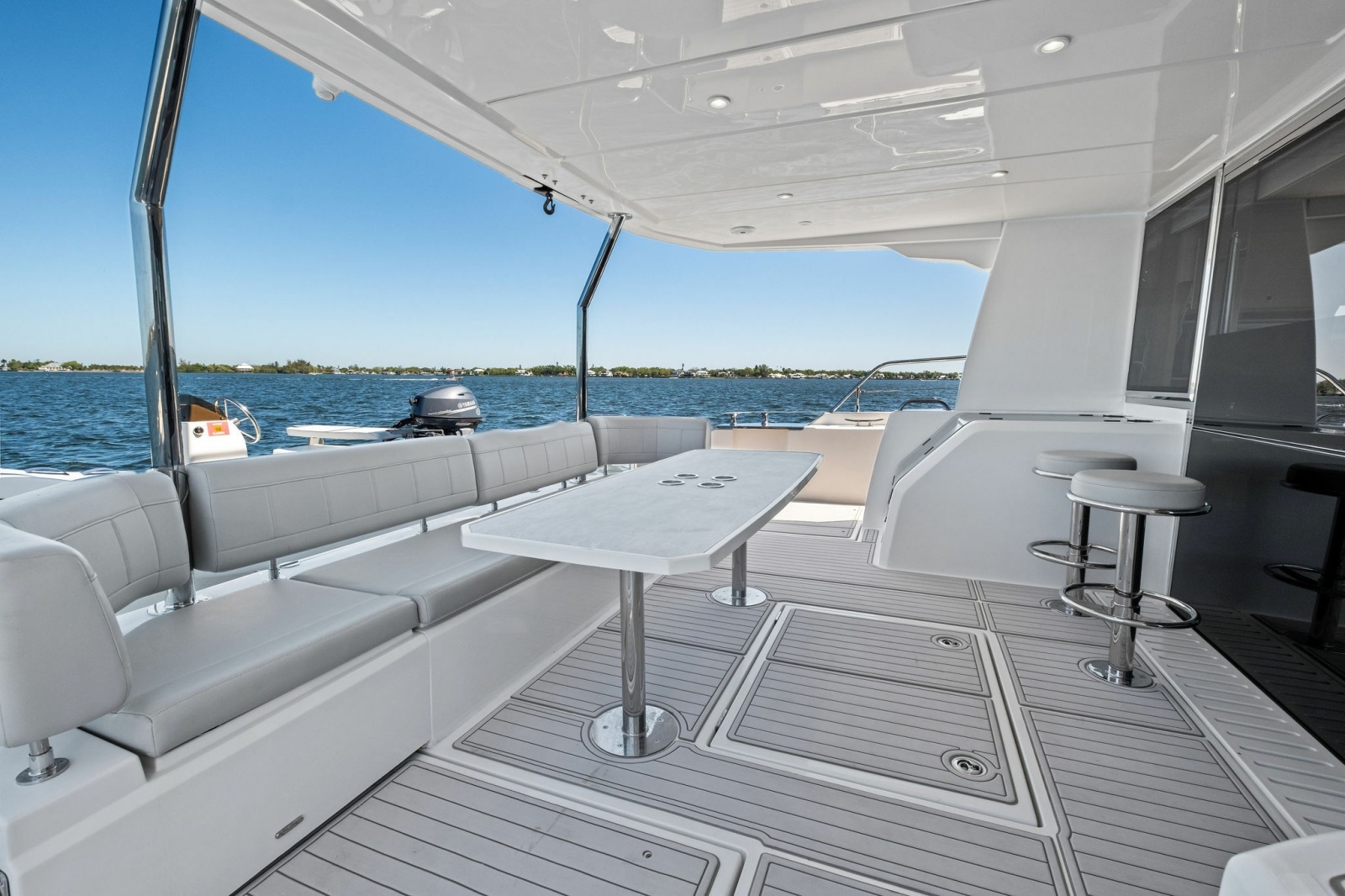 54' 2022 Aquila 54 Yacht