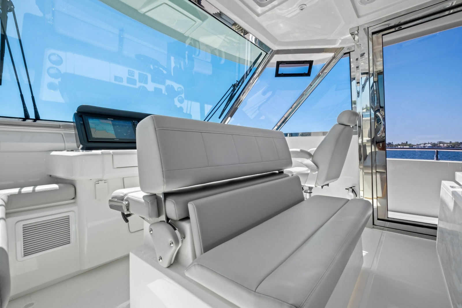 54' 2022 Aquila 54 Yacht