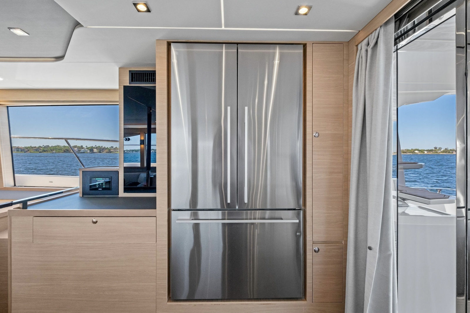 54' 2022 Aquila 54 Yacht