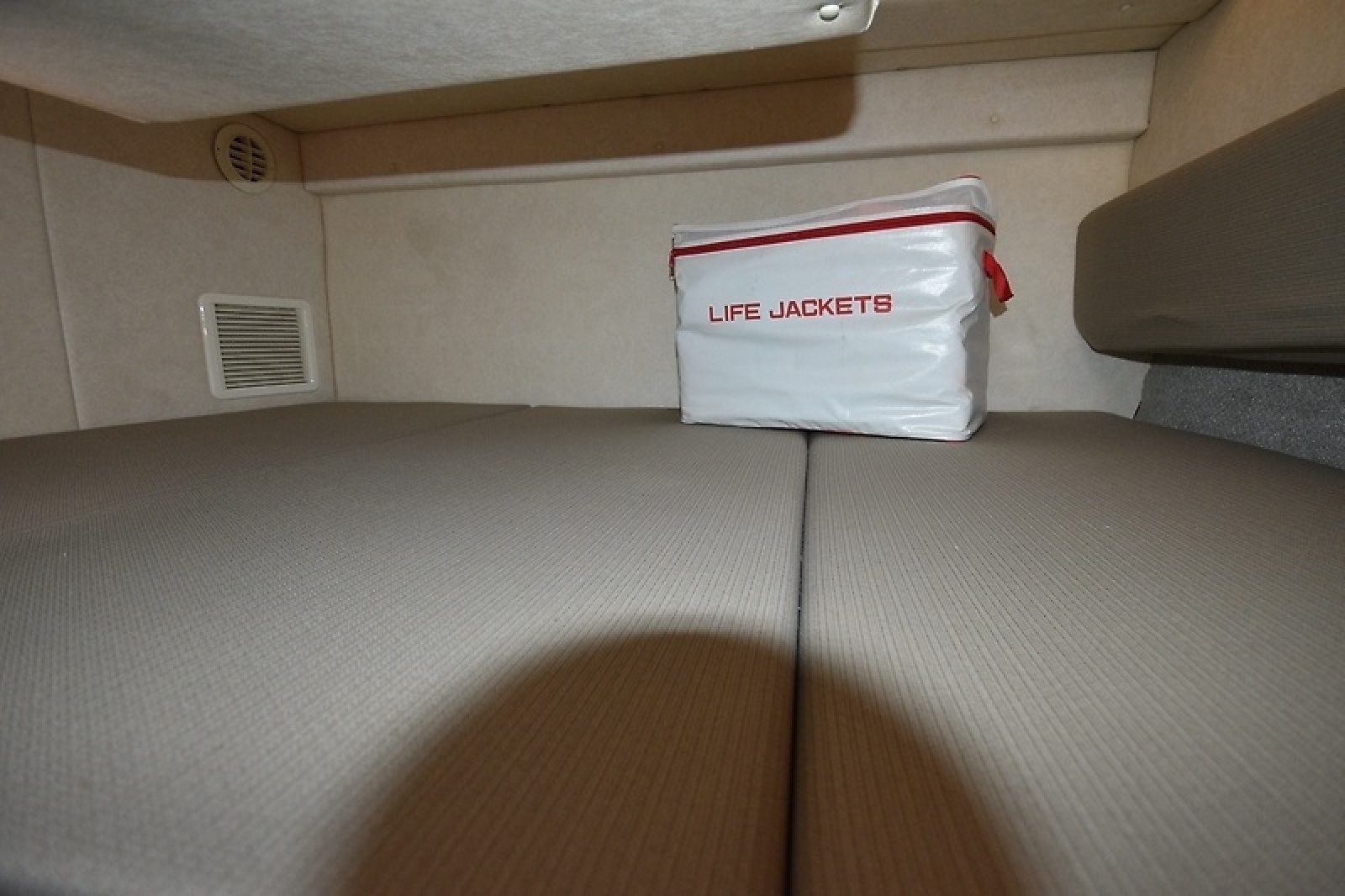 26' 2008 Sea Ray Sundancer 260