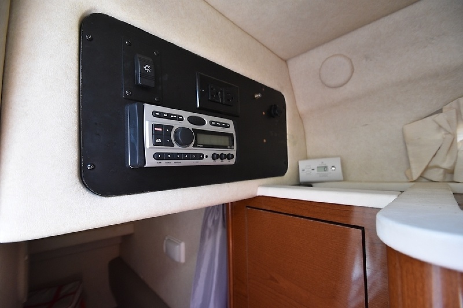 26' 2008 Sea Ray Sundancer 260