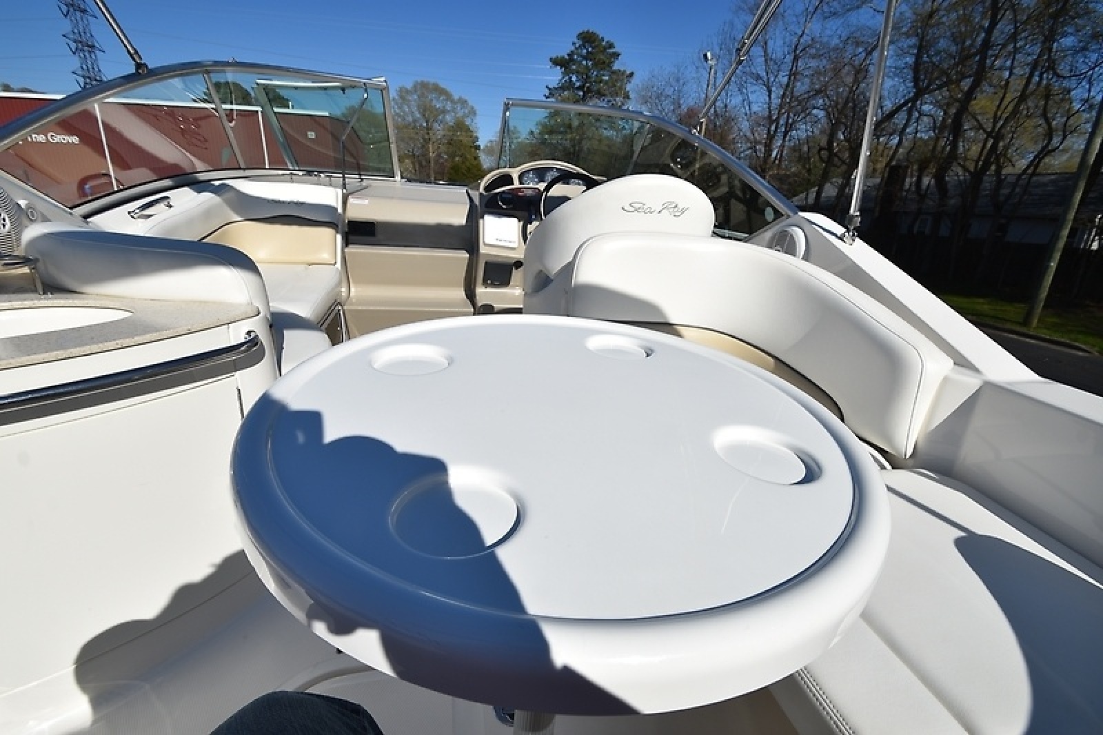 26' 2008 Sea Ray Sundancer 260