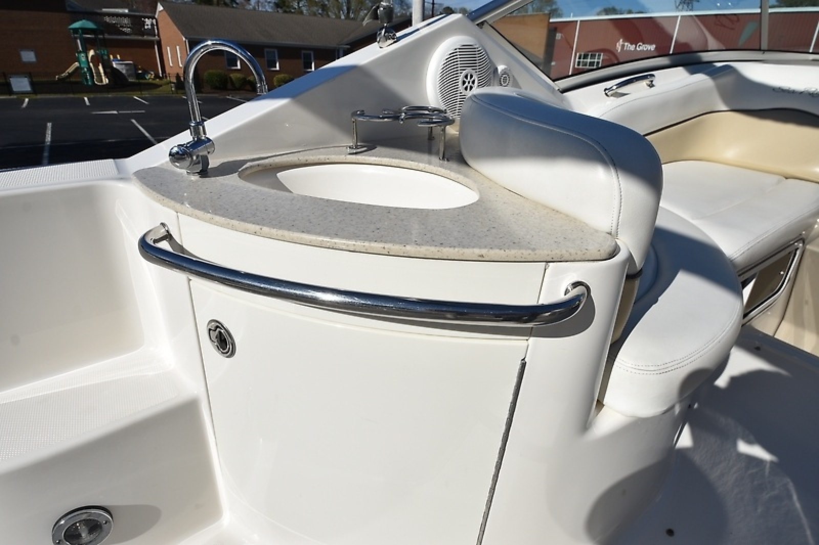 26' 2008 Sea Ray Sundancer 260