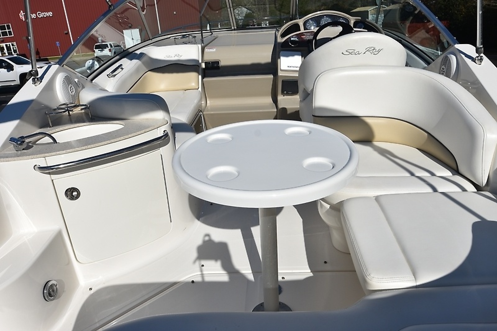 26' 2008 Sea Ray Sundancer 260