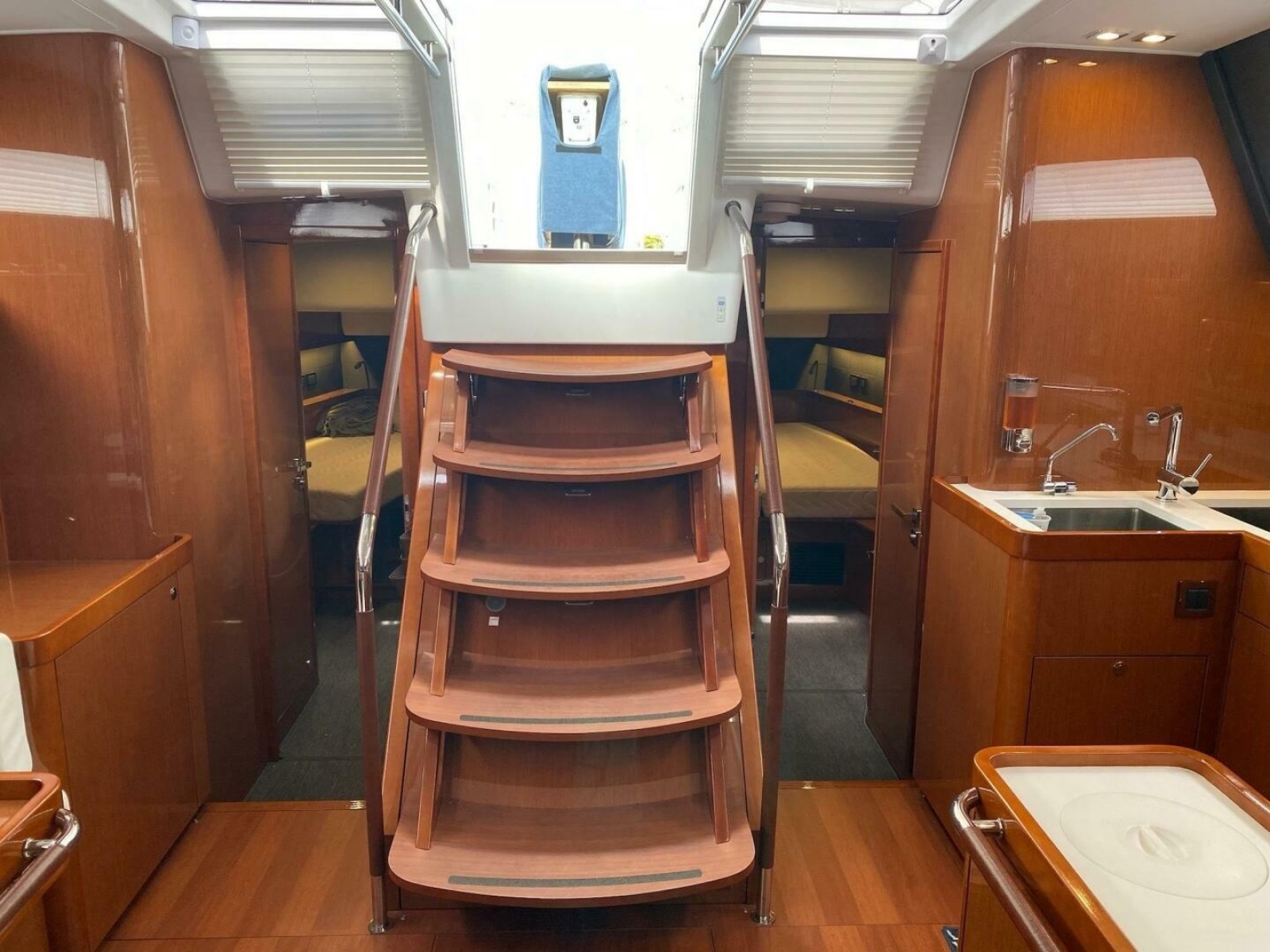 Blue Pearl 60ft Beneteau Yacht For Sale