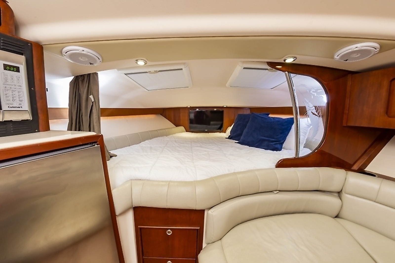 37' 2014 Grady-White Express 370