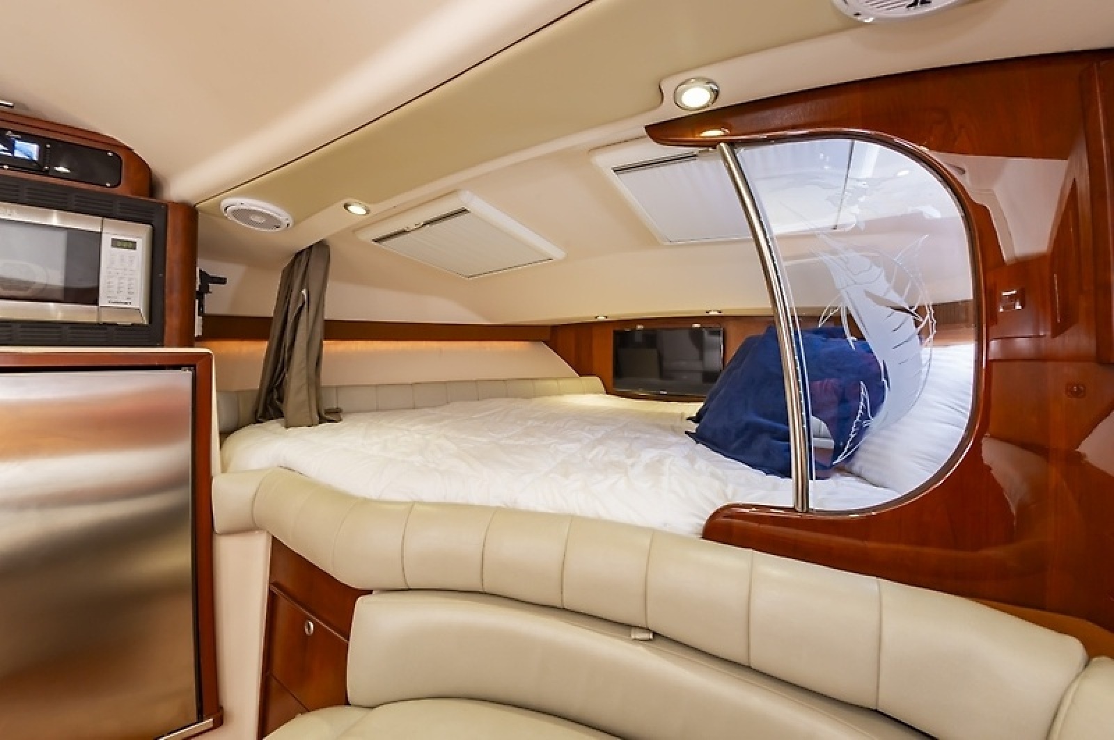 37' 2014 Grady-White Express 370