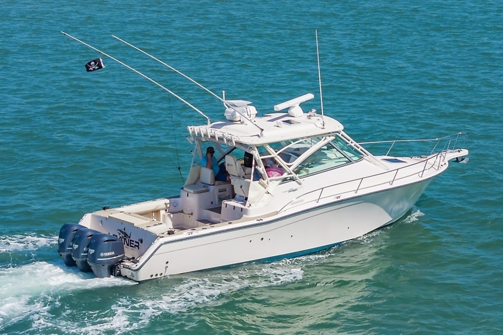 37' 2014 Grady-White Express 370