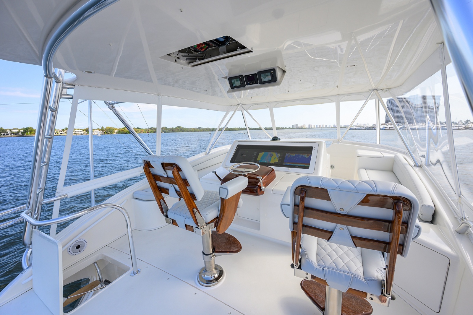 68' 2008 Viking 68 Convertible