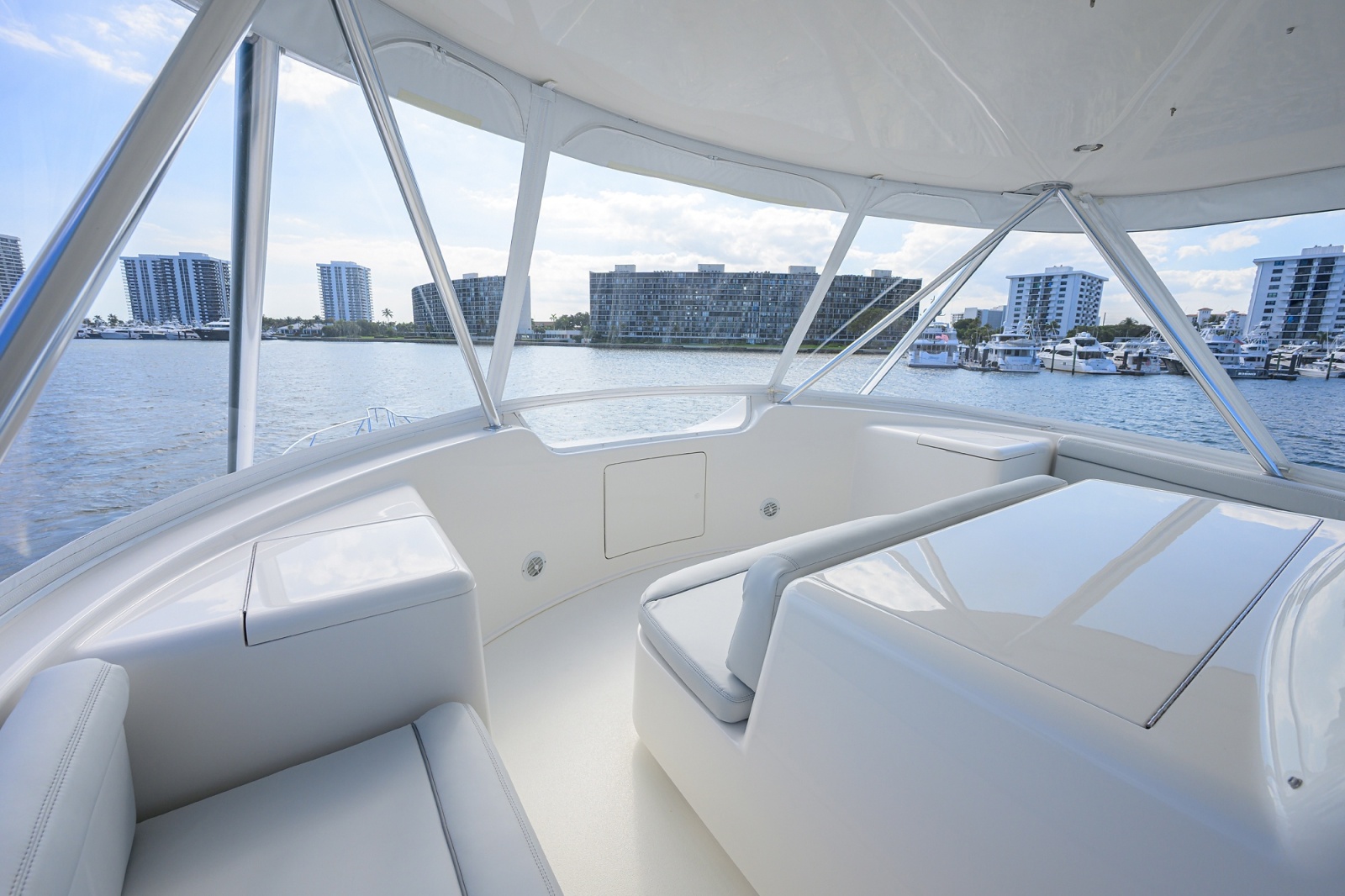 68' 2008 Viking 68 Convertible