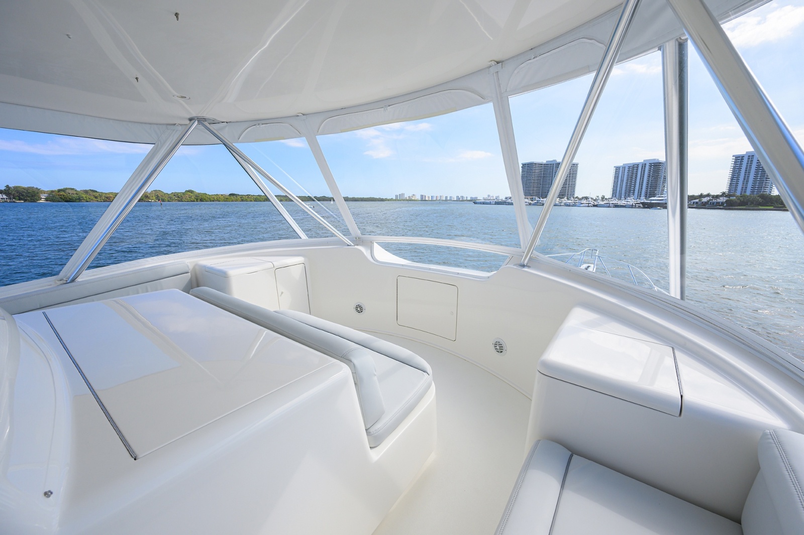 68' 2008 Viking 68 Convertible