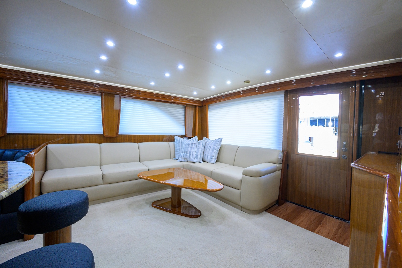 68' 2008 Viking 68 Convertible