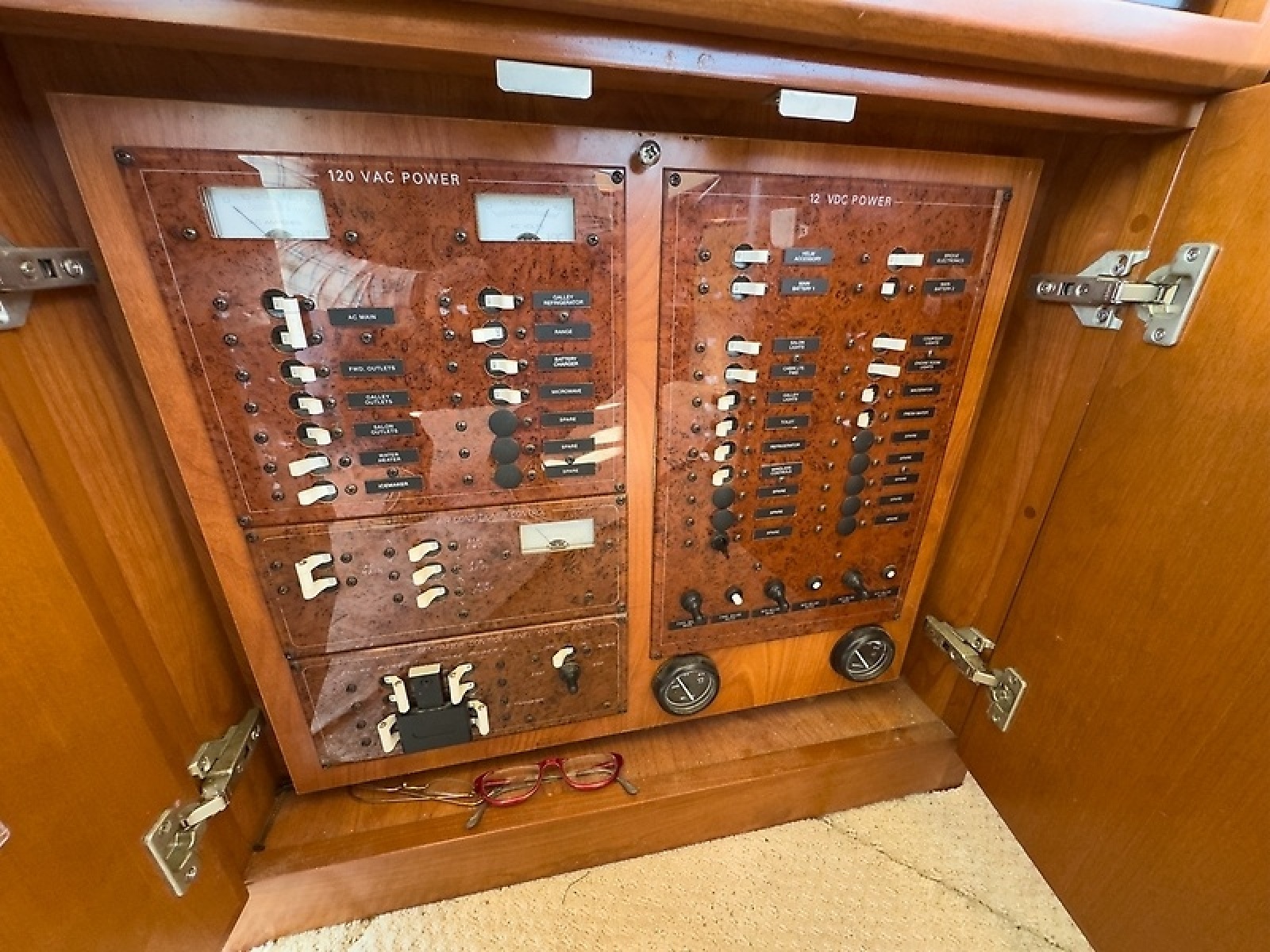 34' 2007 Silverton 34 Convertible