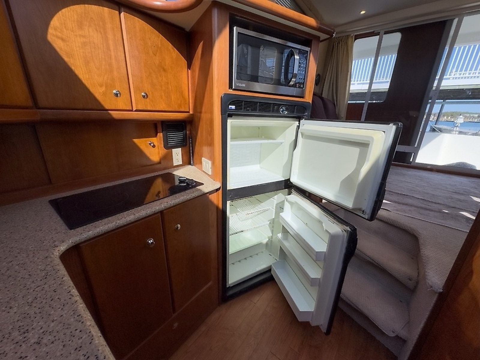 34' 2007 Silverton 34 Convertible