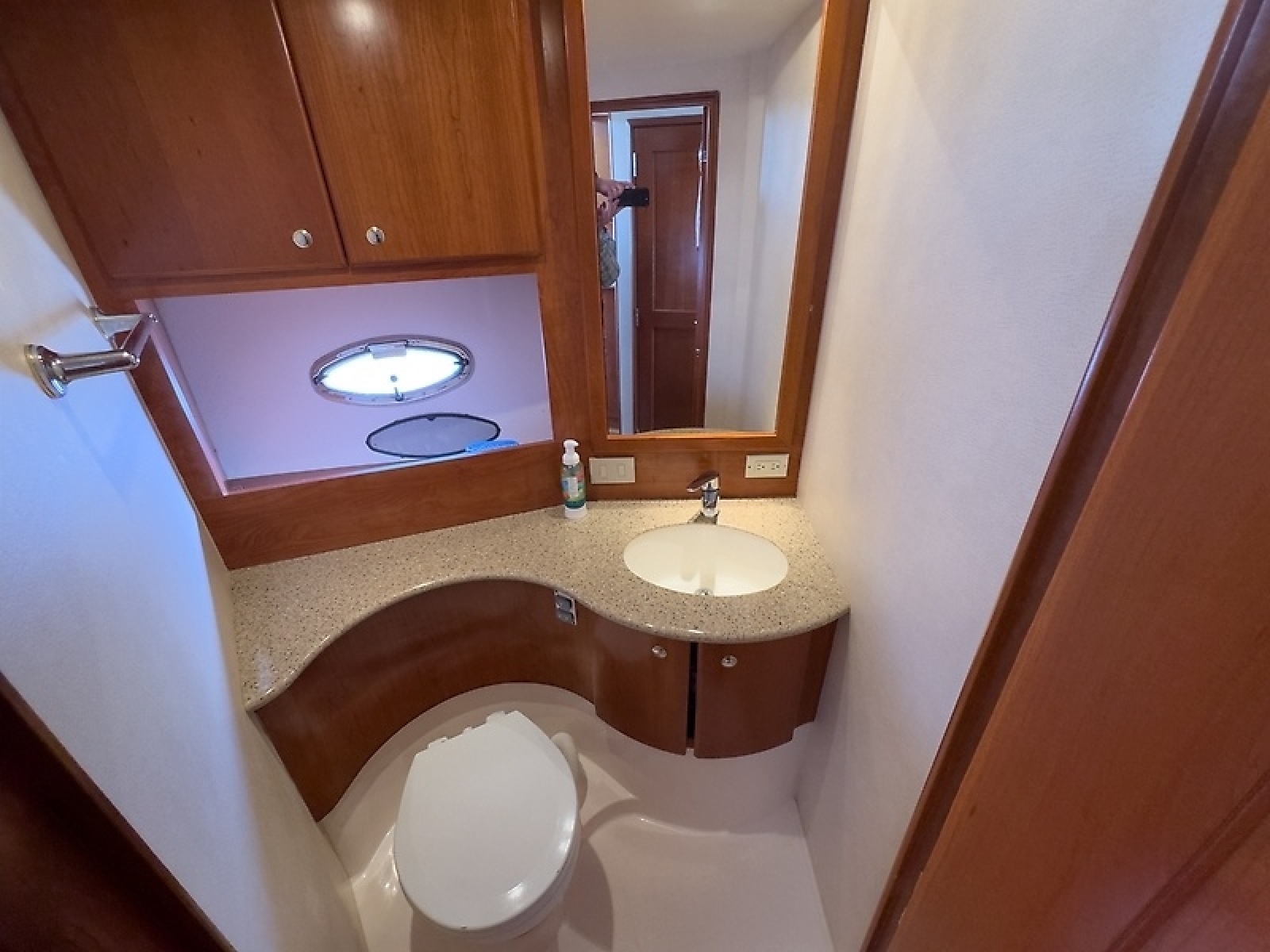 34' 2007 Silverton 34 Convertible