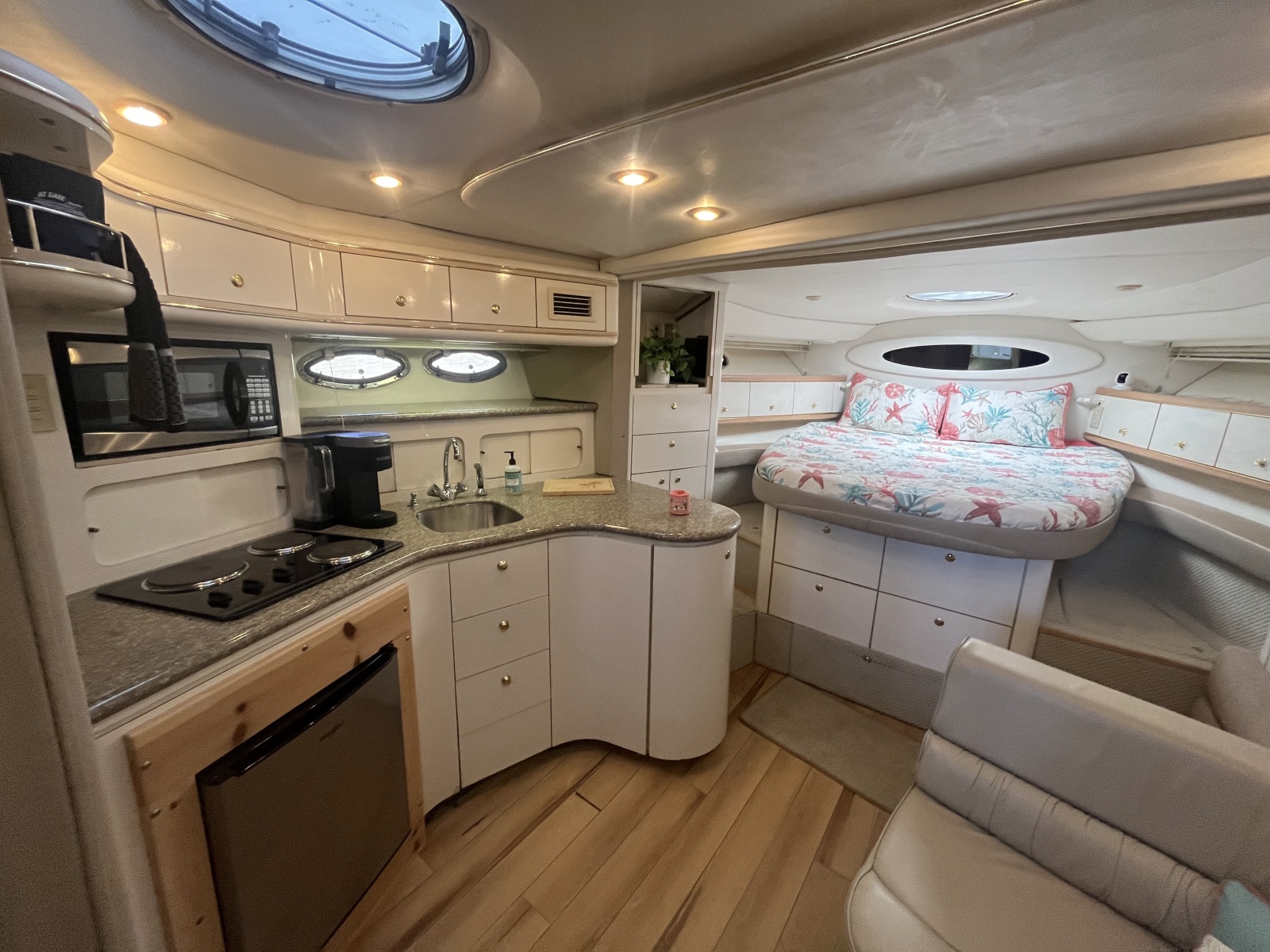 41' 1999 Maxum 4100 SCR