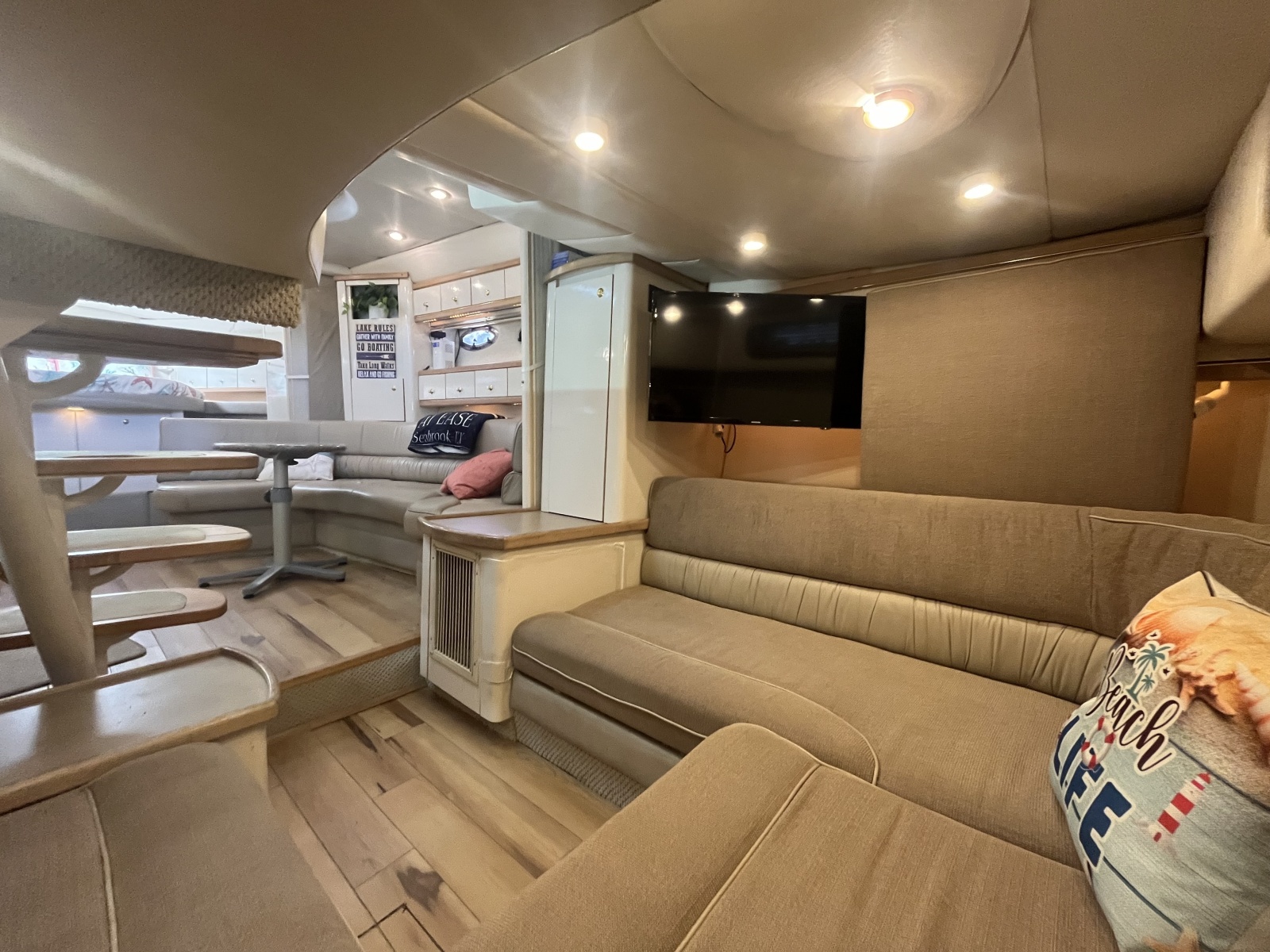 41' 1999 Maxum 4100 SCR