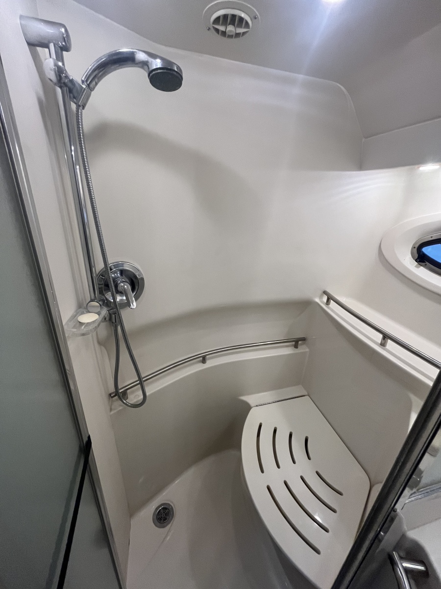 41' 1999 Maxum 4100 SCR