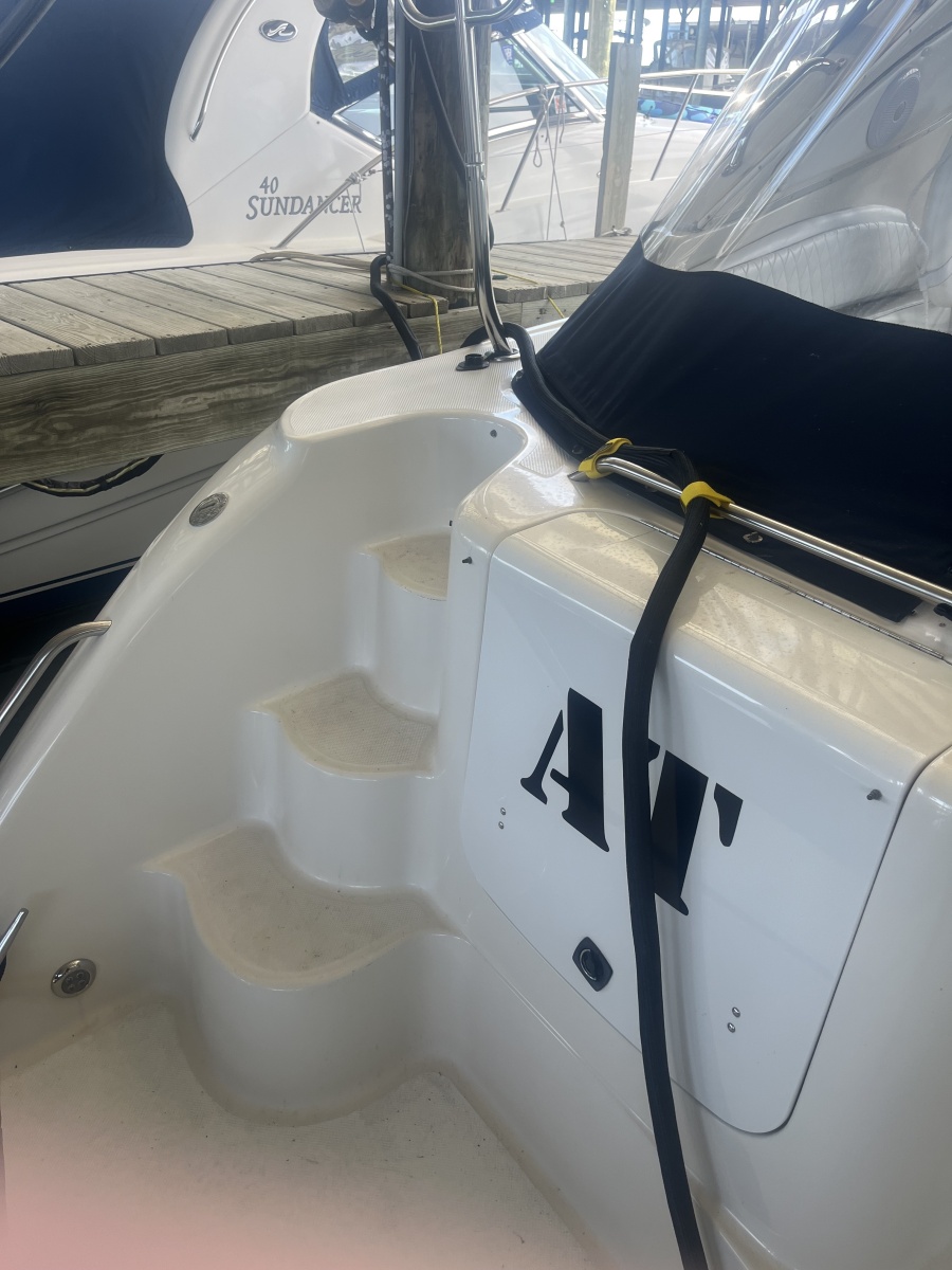 41' 1999 Maxum 4100 SCR