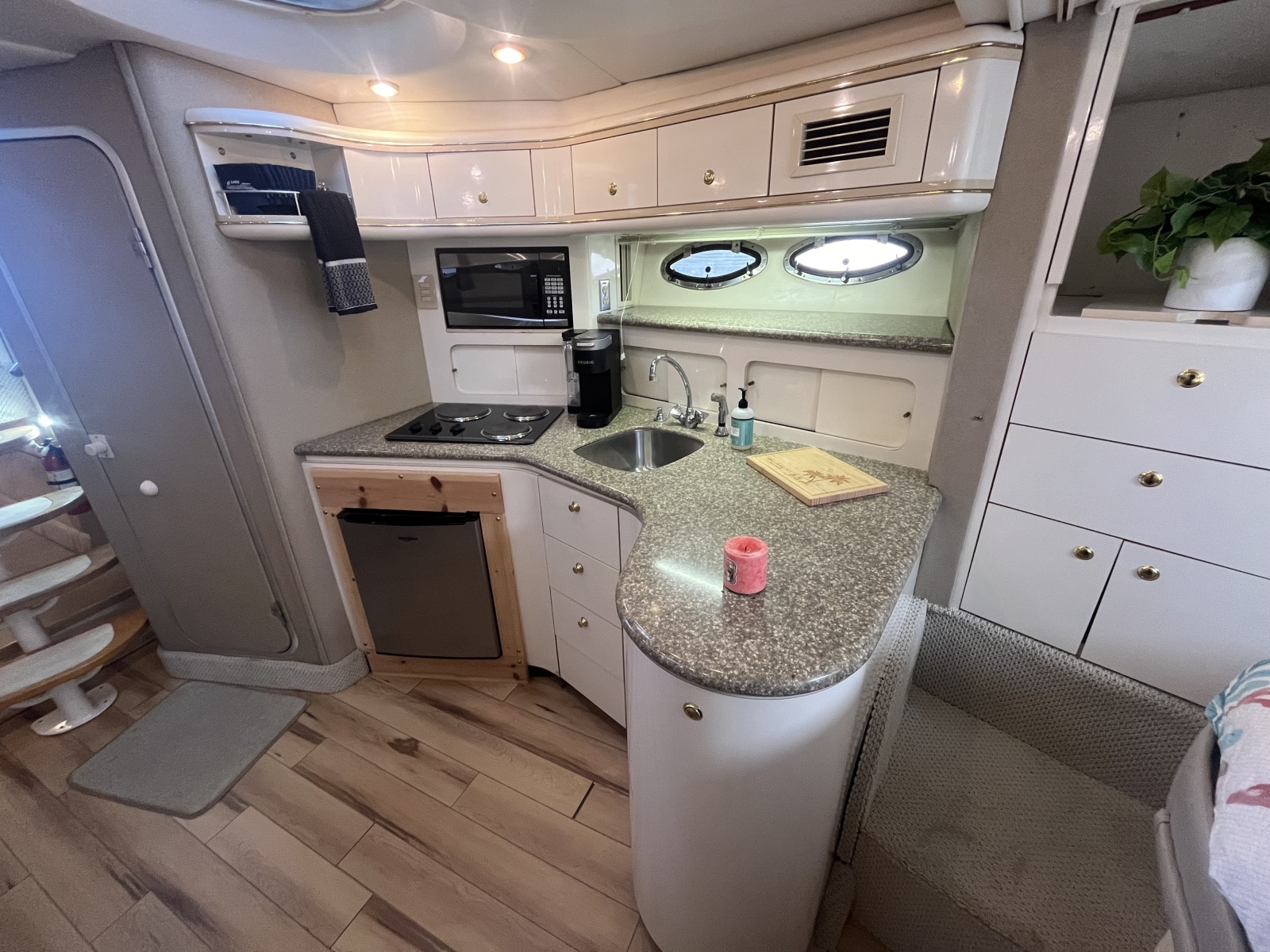 41' 1999 Maxum 4100 SCR