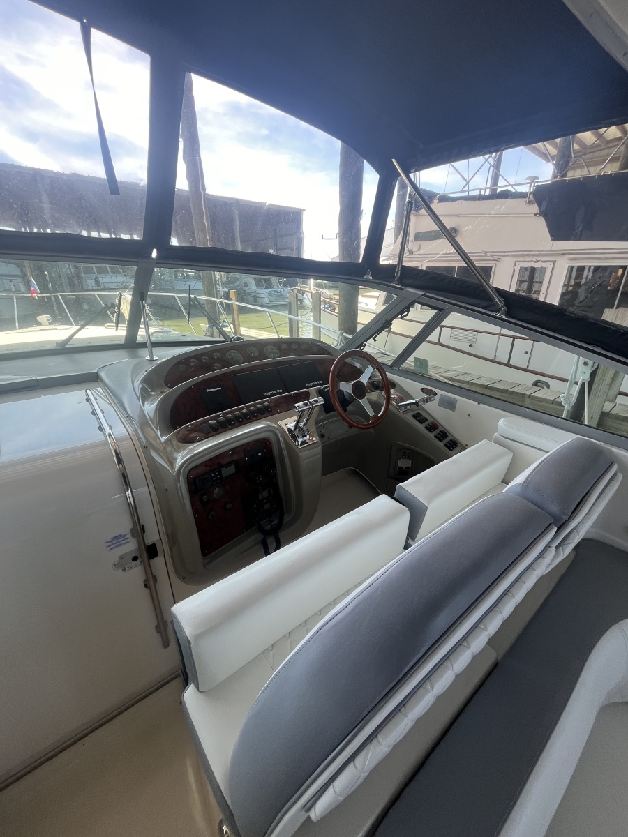 41' 1999 Maxum 4100 SCR