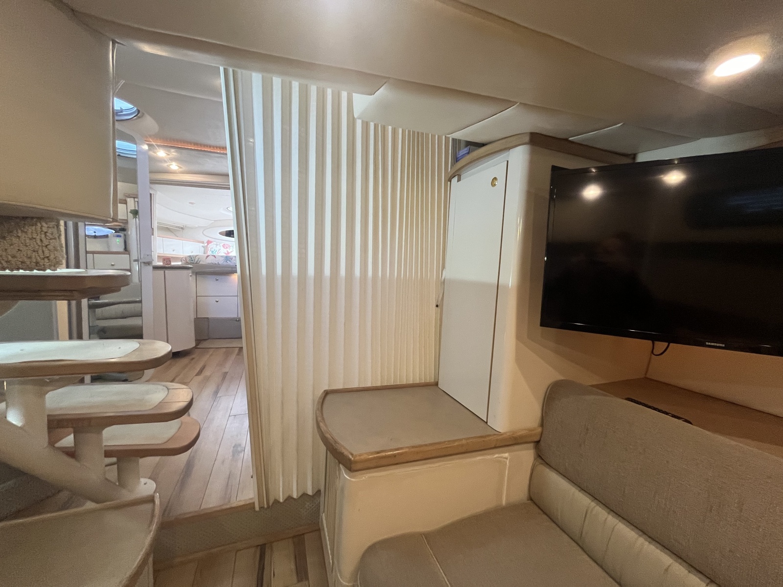 41' 1999 Maxum 4100 SCR