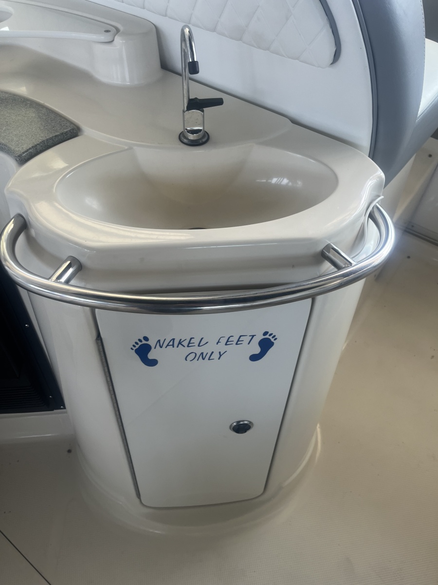 41' 1999 Maxum 4100 SCR