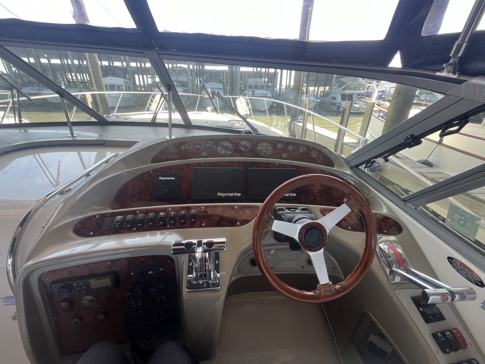 41' 1999 Maxum 4100 SCR