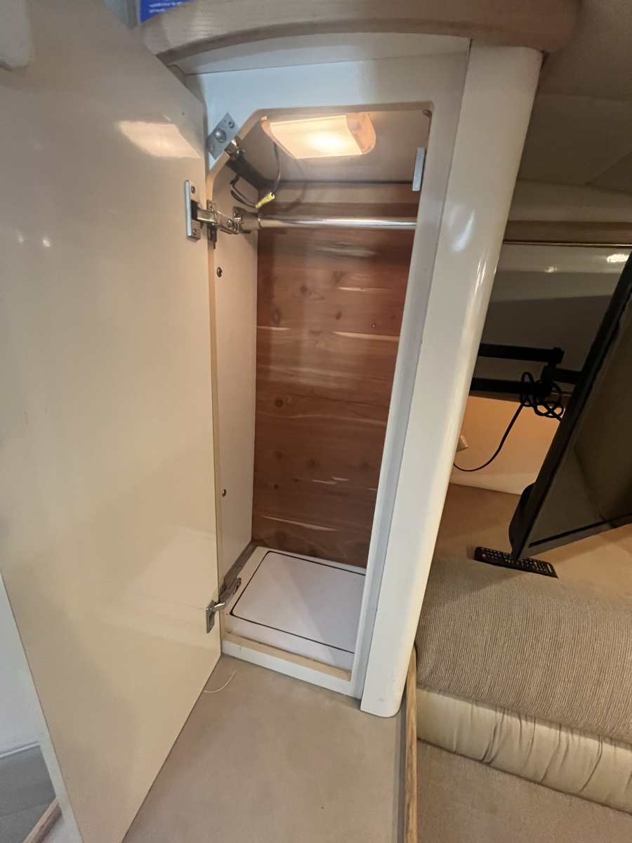 41' 1999 Maxum 4100 SCR