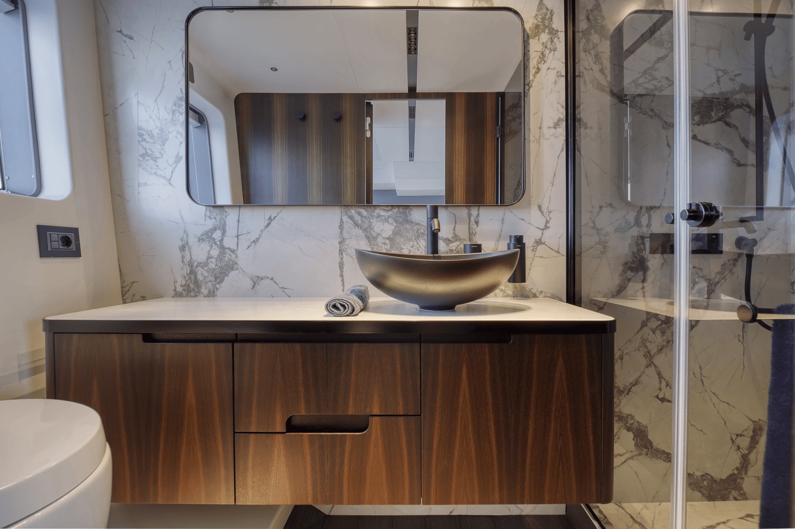 57ft Astondoa Yacht For Sale