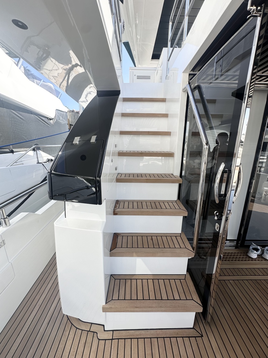 66' 2026 Astondoa 66 Flybridge