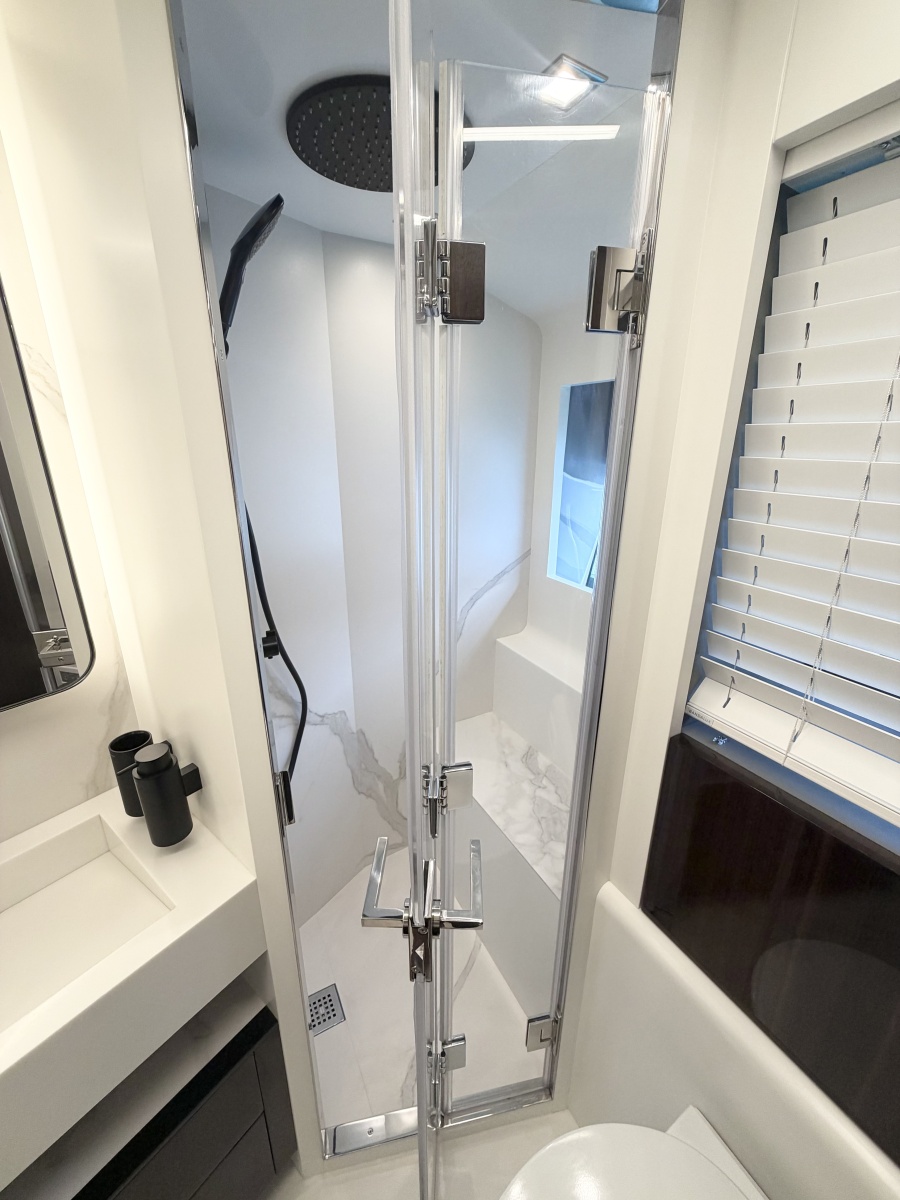 66' 2026 Astondoa 66 Flybridge