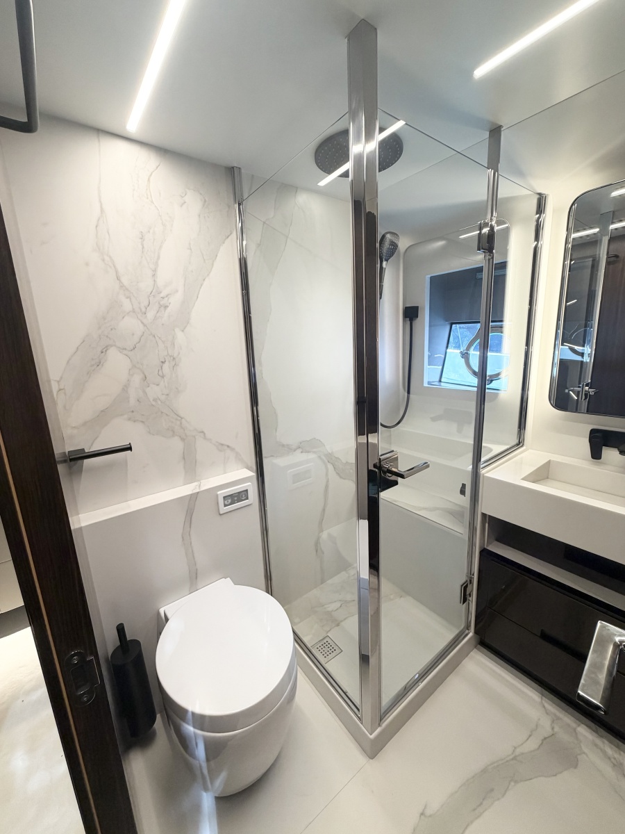 66' 2026 Astondoa 66 Flybridge