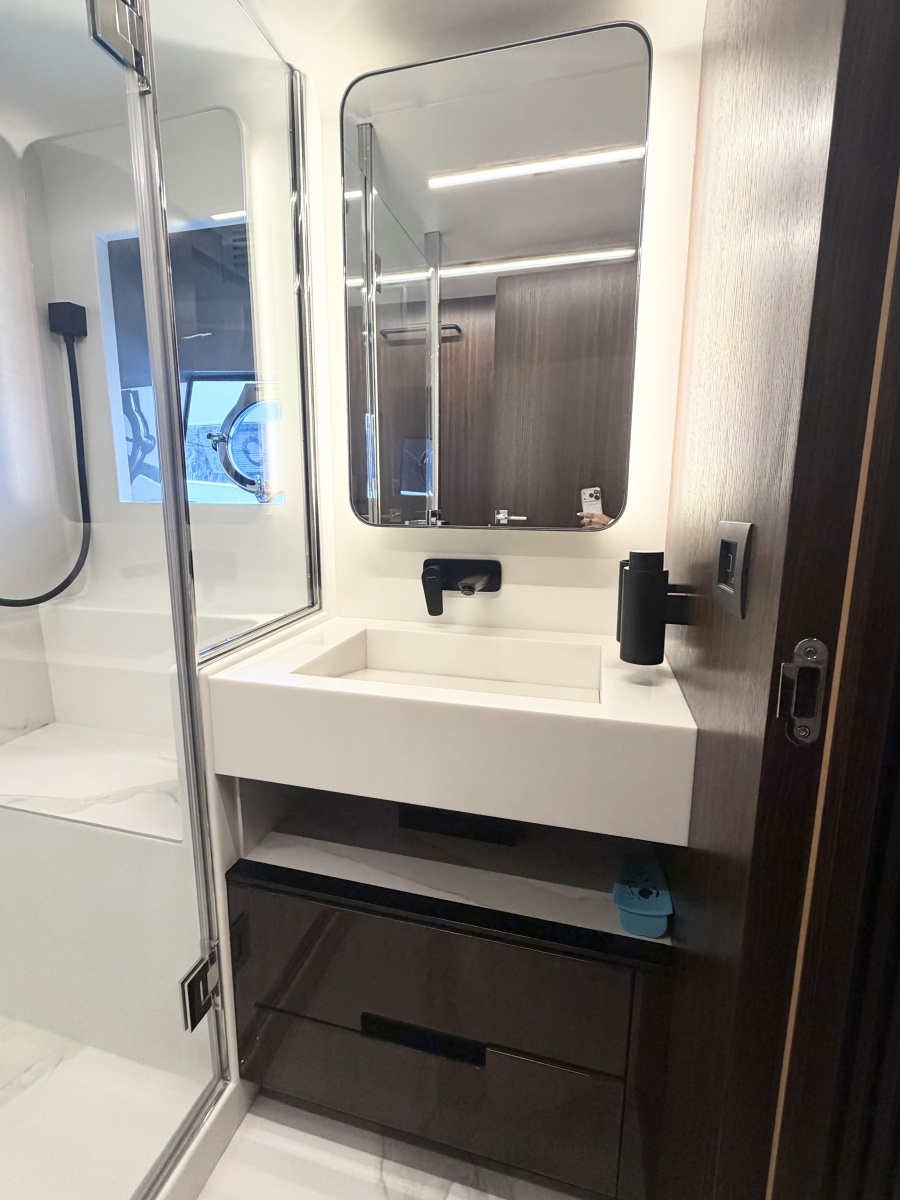 66' 2026 Astondoa 66 Flybridge