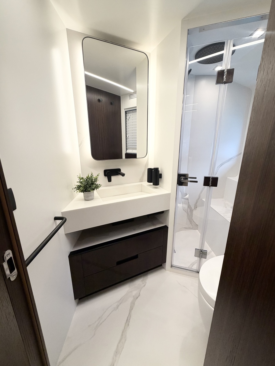 66' 2026 Astondoa 66 Flybridge