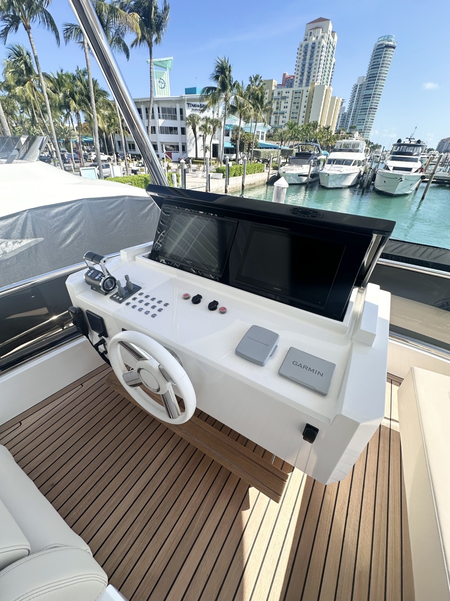 66' 2026 Astondoa 66 Flybridge