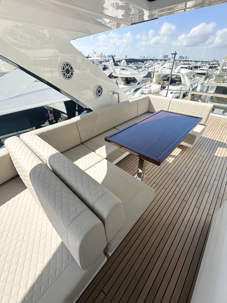 66' 2026 Astondoa 66 Flybridge